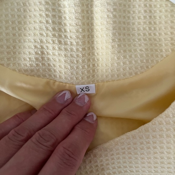 Yellow Textured Short Sleeve Blazer with Crystal Buttons - Picture 3 of 8